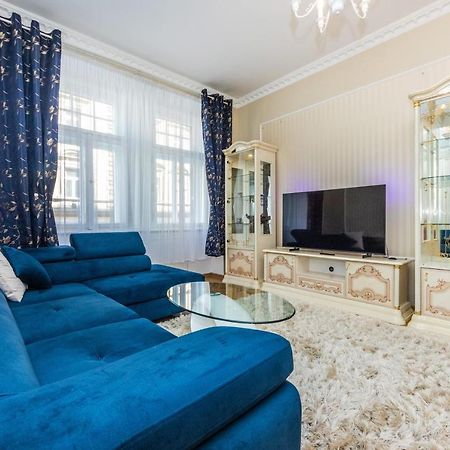 Prostorny Tripokojovy Apartman U Nabrezi Vltavy Apartment Praga Exterior foto