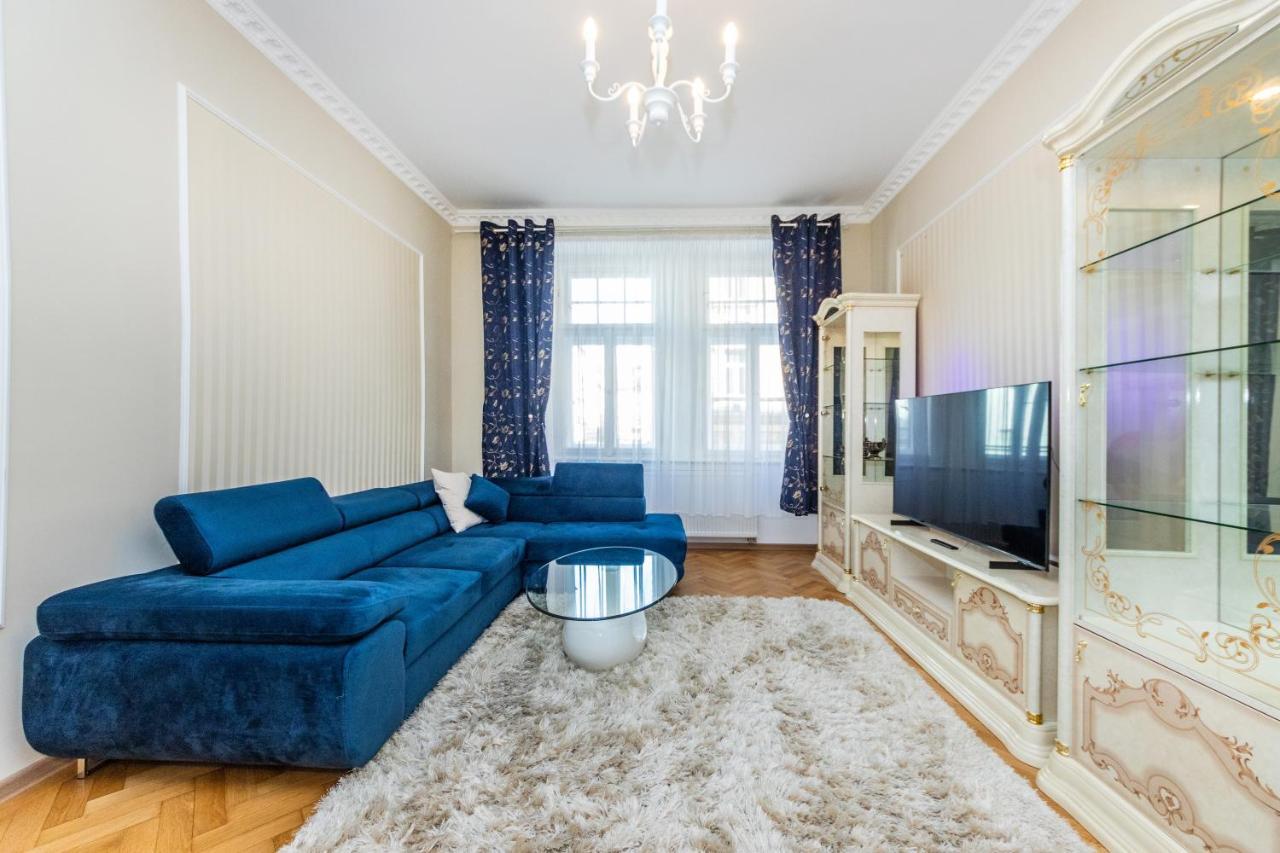Prostorny Tripokojovy Apartman U Nabrezi Vltavy Apartment Praga Exterior foto